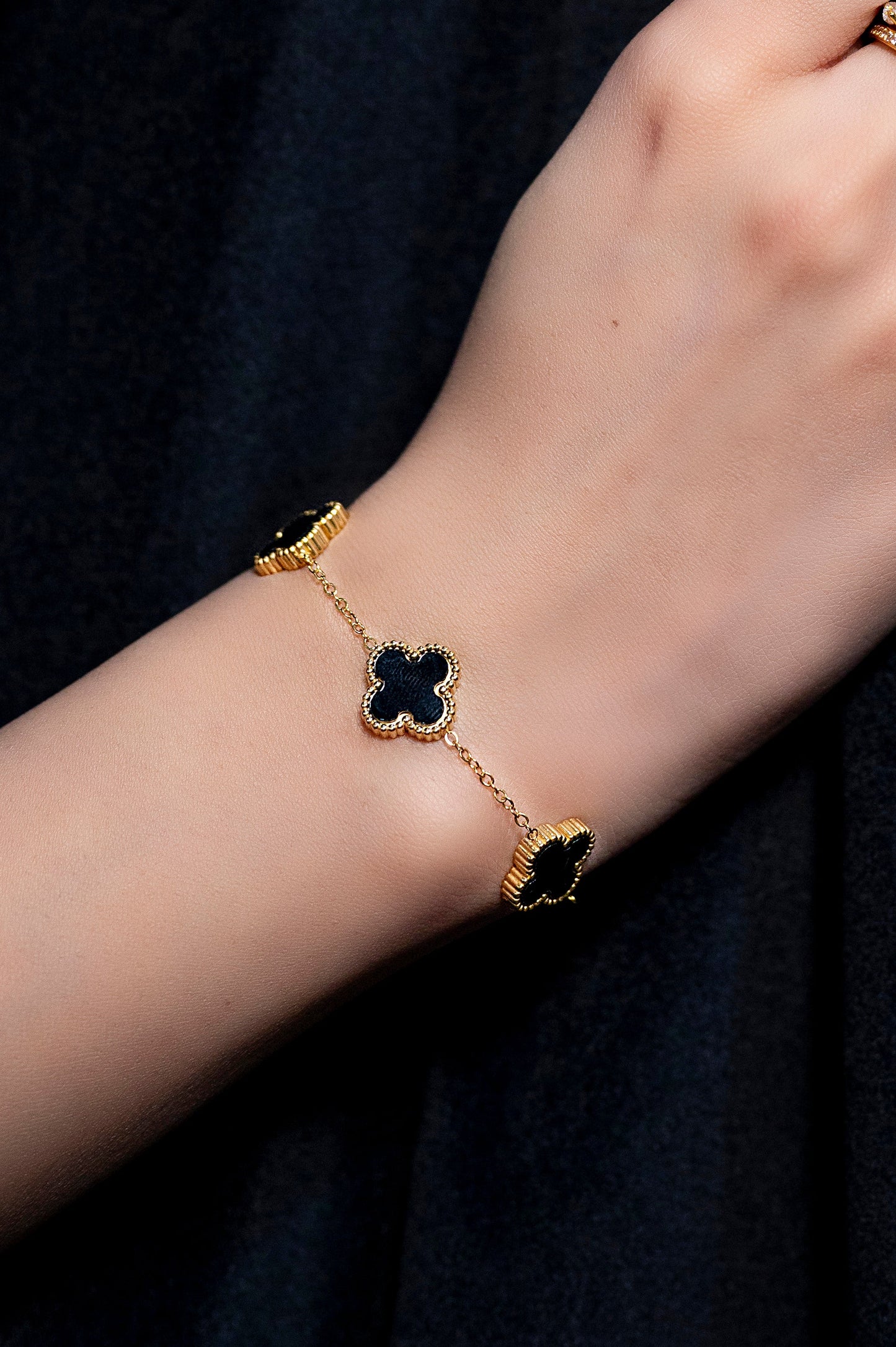 Lucky Clover Black